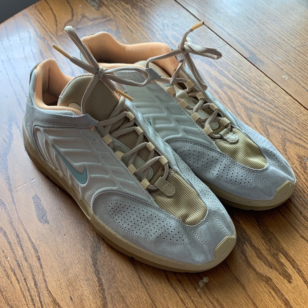 Nike Men's Gray and Tan Sneakers